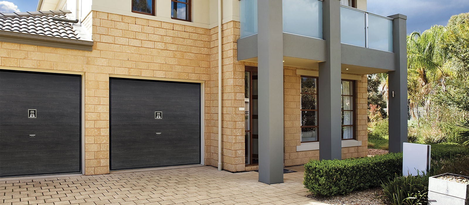 overlap canada : garage doors plana model